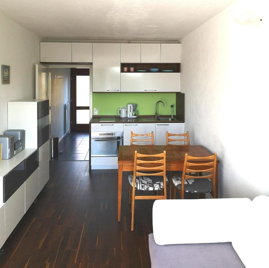 Sunny Seaside Apartment Киль Экстерьер фото